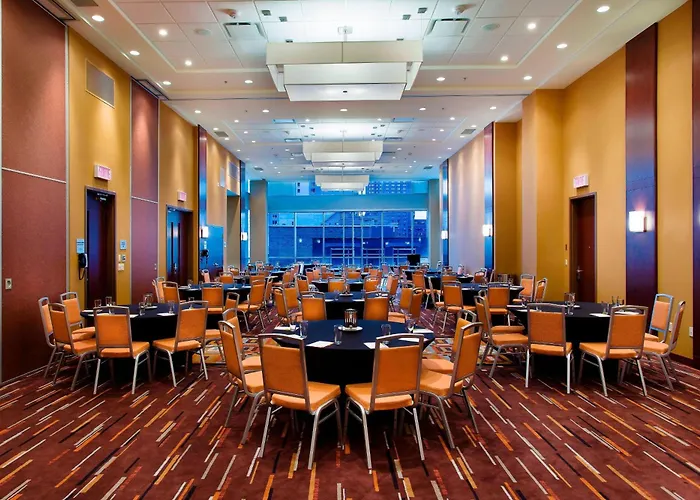 Courtyard Par Marriott Montreal Centre-Ville